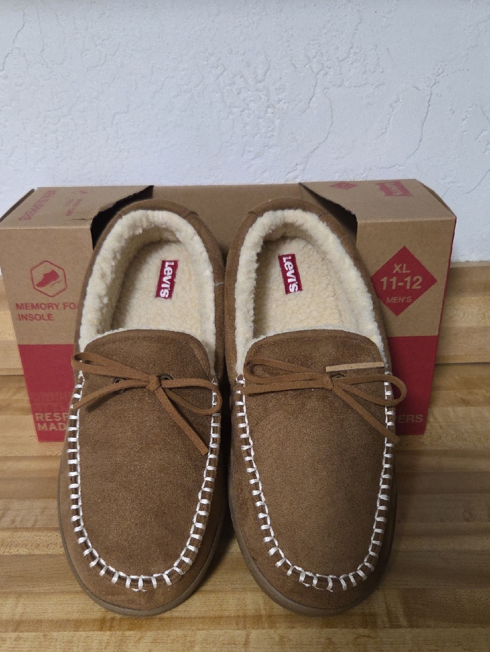 NWT "Levi's" Kareron 2 Mens Slippers Size Medium (8-9) or X-Large (11-12) - Picture 3 of 5